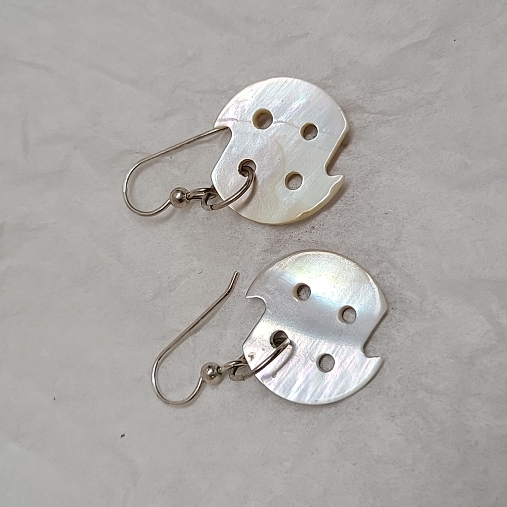 🌷3/$25 Unique mother of pearl shell earrings